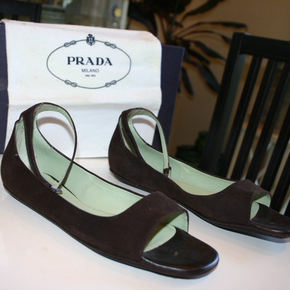 PRADA Itay Size 8M Vintage Dark Brown Suede FLATS Open Toe Ankle Strap Worn 1x